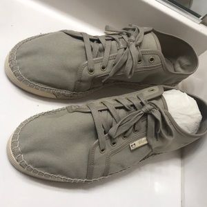 Men’s Gucci casual summer shoe size 11.5